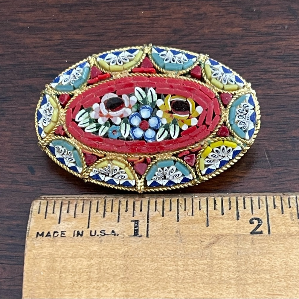 Italian detailed micro mosaic gold tone pin brooch - Picture 11 of 12
